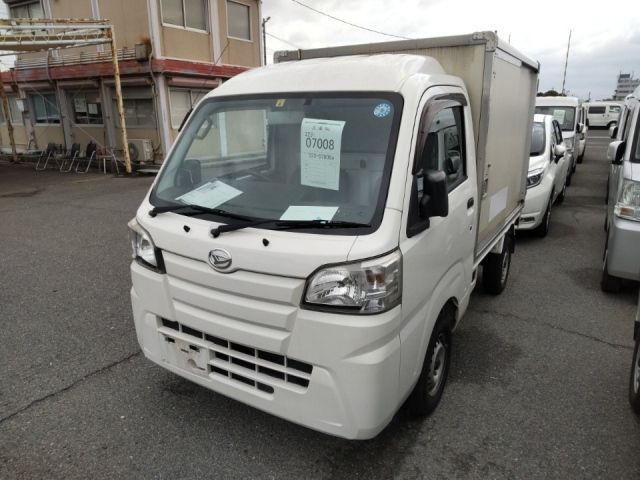 7008 Daihatsu Hijet truck S500P 2017 г. (LUM Kobe Nyusatsu)